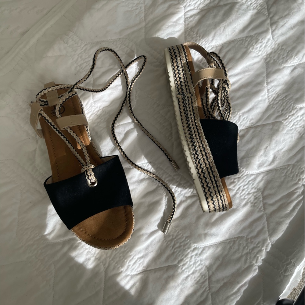 Unique Boutique Platform Sandals - image 2